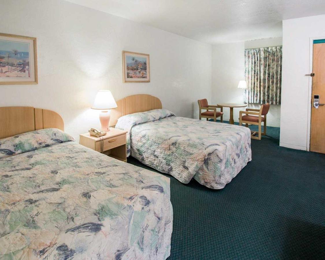 Key Largo Inn Kültér fotó